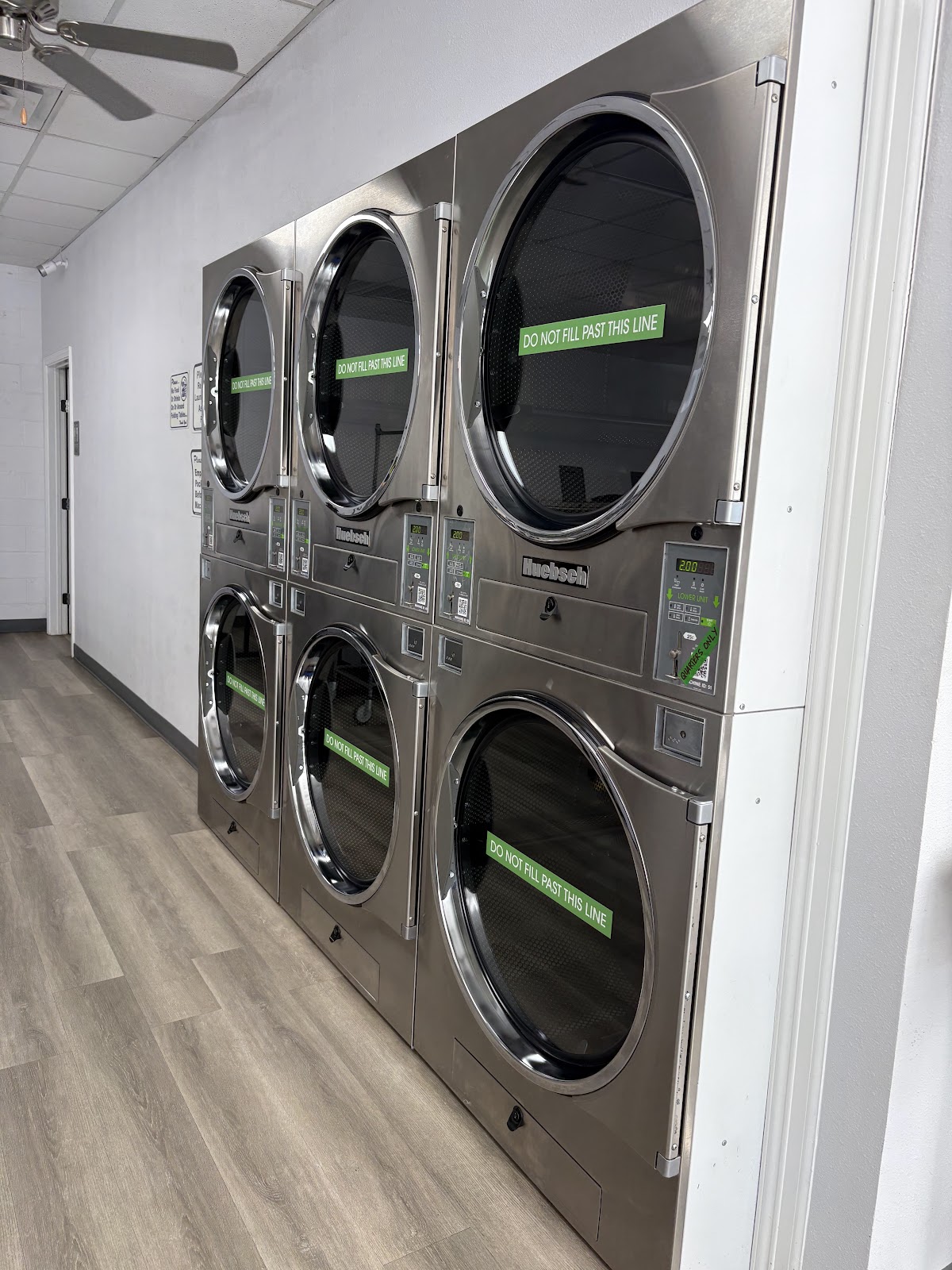 Stanford Laundromat facility photo